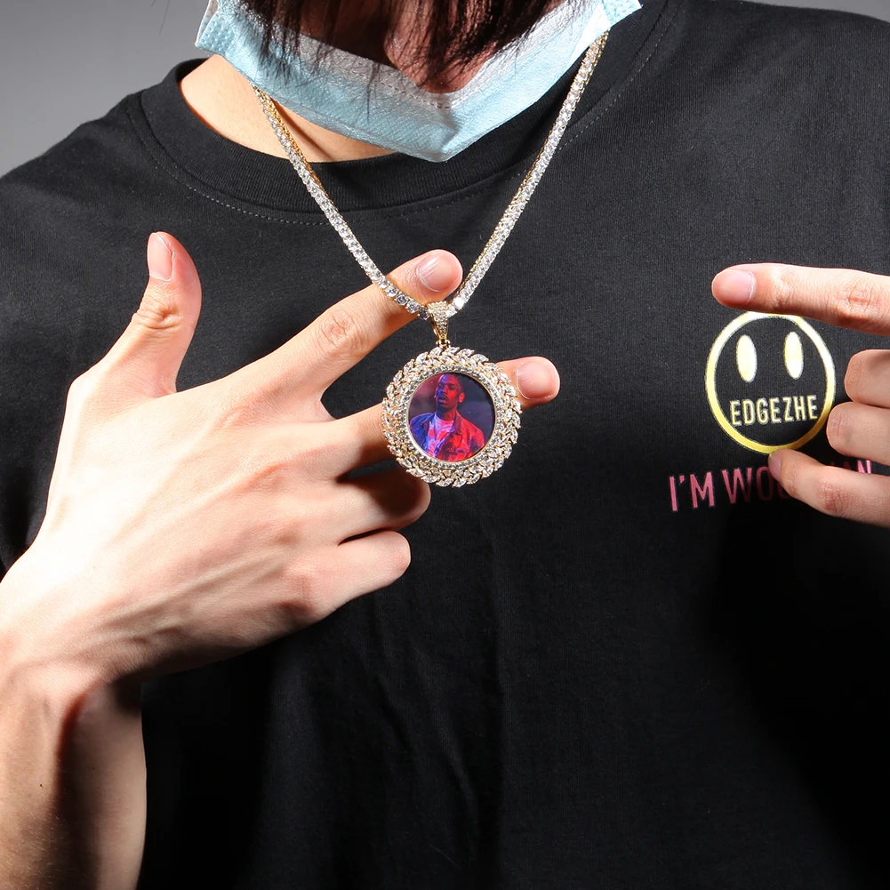 

Uwin DIY Wheat Ears Circle Photo Pendant Necklaces Full Iced Out CZ Picture Charms Engraved Name Fashion Memorable Jewelry