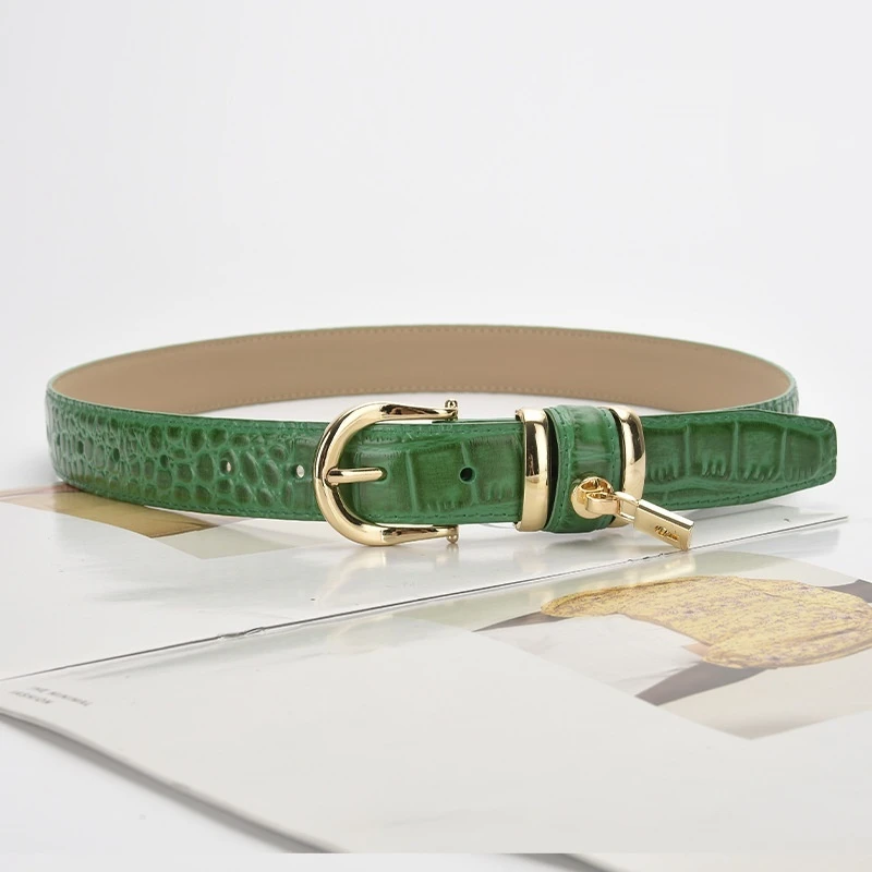 حزام نسائي بسيط ومتعدد الاستخدامات وعصري، حزام كاجوال من الجلد الطبيعي بنمط التمساح. حزام عريض 2.8 سم