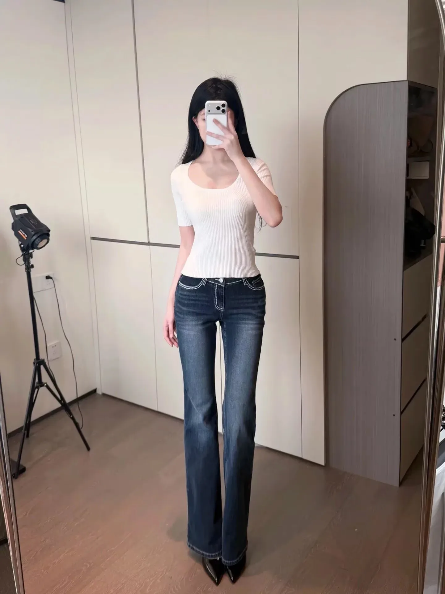 

Slim Fit Low Waist Bell Bottom Jeans Women's Elastic Super Slimming Cotton Stretch Denim Spring Season Girls Fashion Long Pants