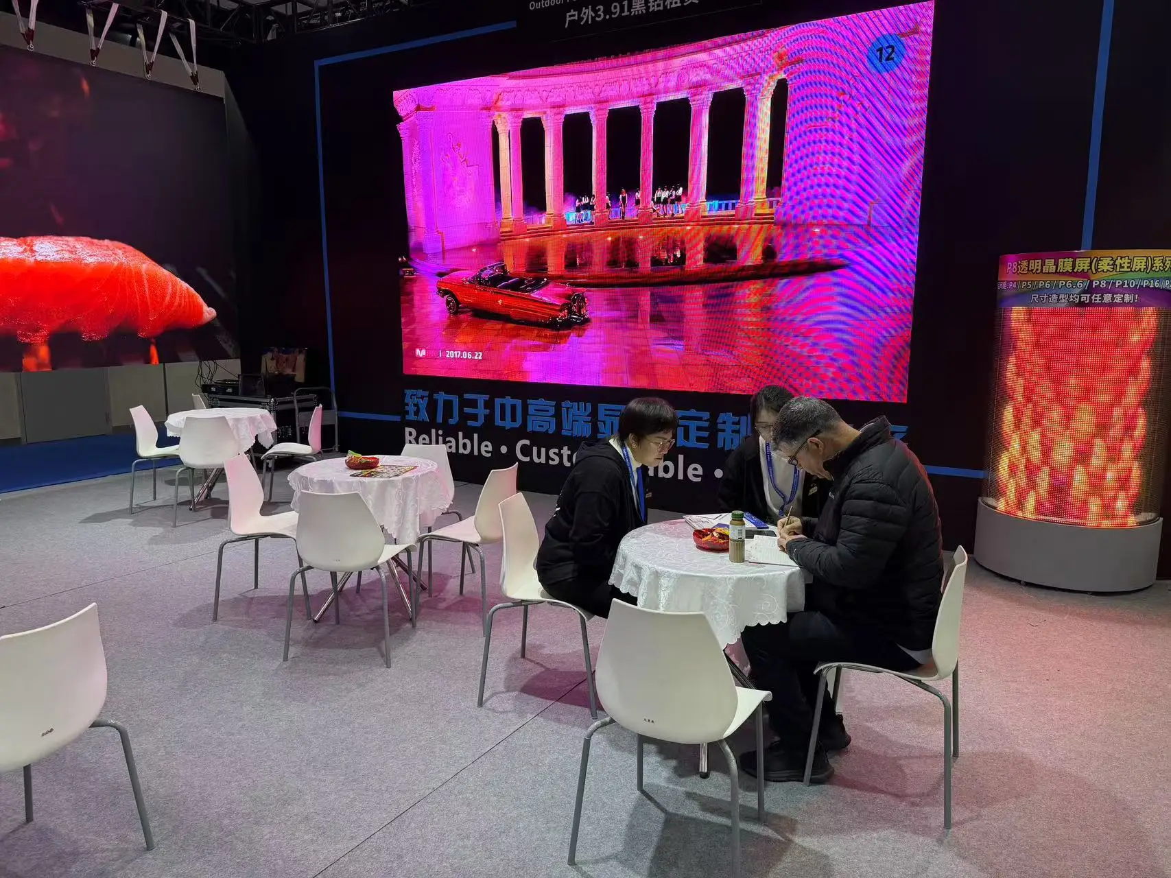 جدار فيديو قابل للتخصيص P2.976 تأجير الأحداث شاشة داخلية لوحة حائط فيديو داخلية شاشة LED للحفلات الموسيقية