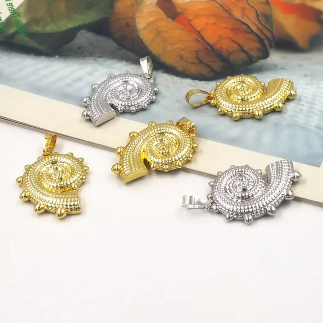WT-P2002 Latest Design Cute Vividly Snail Shell Shape Two Color Wholesale Pendant Charms Finding For 5 PCS A Lot