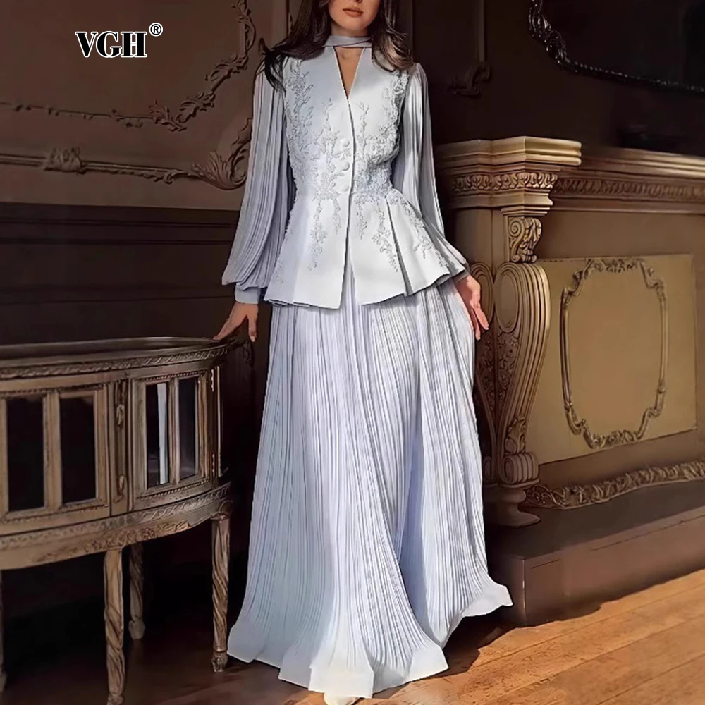 

Роскошный синий комплект VGH из двух предметов для женщин: топ с V-образным вырезом, пышными рукавами и вышивкой, плиссированная макси-юбка в ретро-стиле