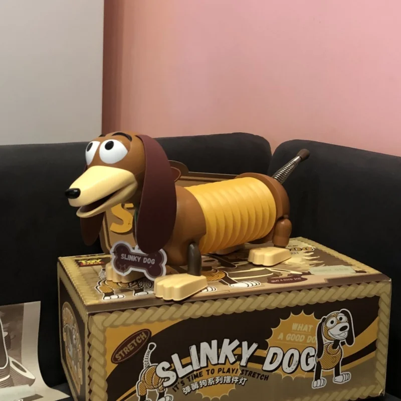 Originele Disney Toy Story Slinky Dog Anime Figuren Slinky Dog Ornament Collectie Speelgoed Nachtlampje Desktop Ornament Op voorraad
