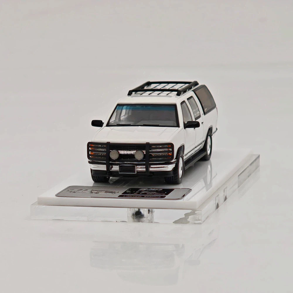Коллекционная модель Bliss 1:64 GMC Suburban GMT400 SUV белая спортивная версия HEC Beijing Exclusive Ltd лимитированная серия 499 экземпляров литая под давлением