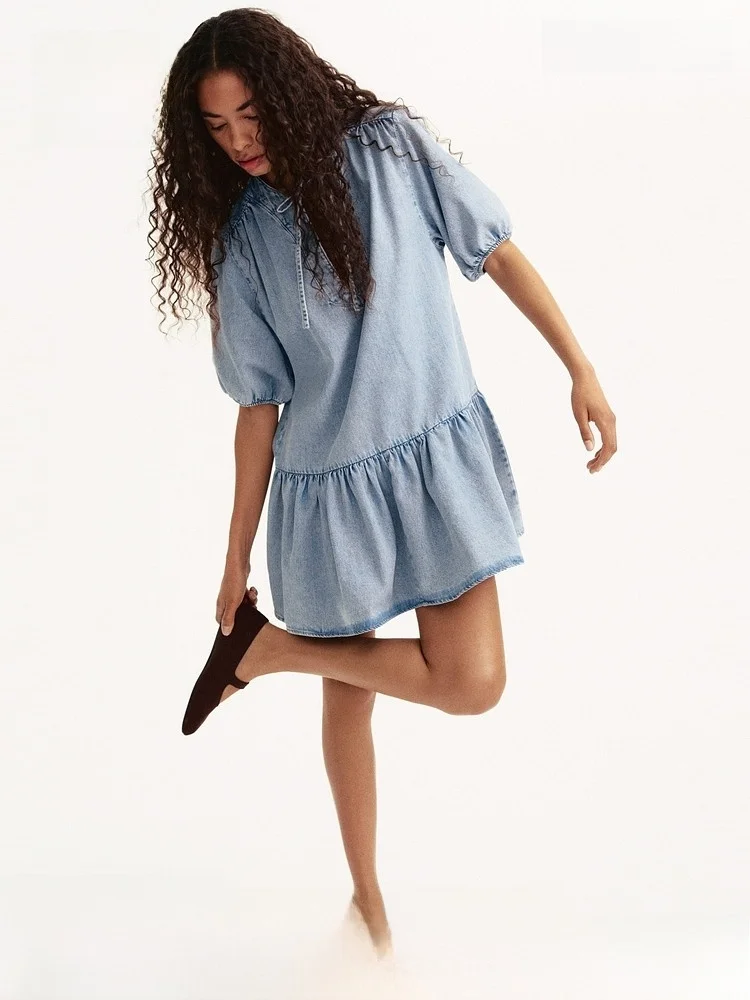 

Модная весенняя джинсовая юбка-клеш от H&M, цвета молочного хлопка, женская, из смесового хлопка и лиоцелла, короткая, в стиле фейри.