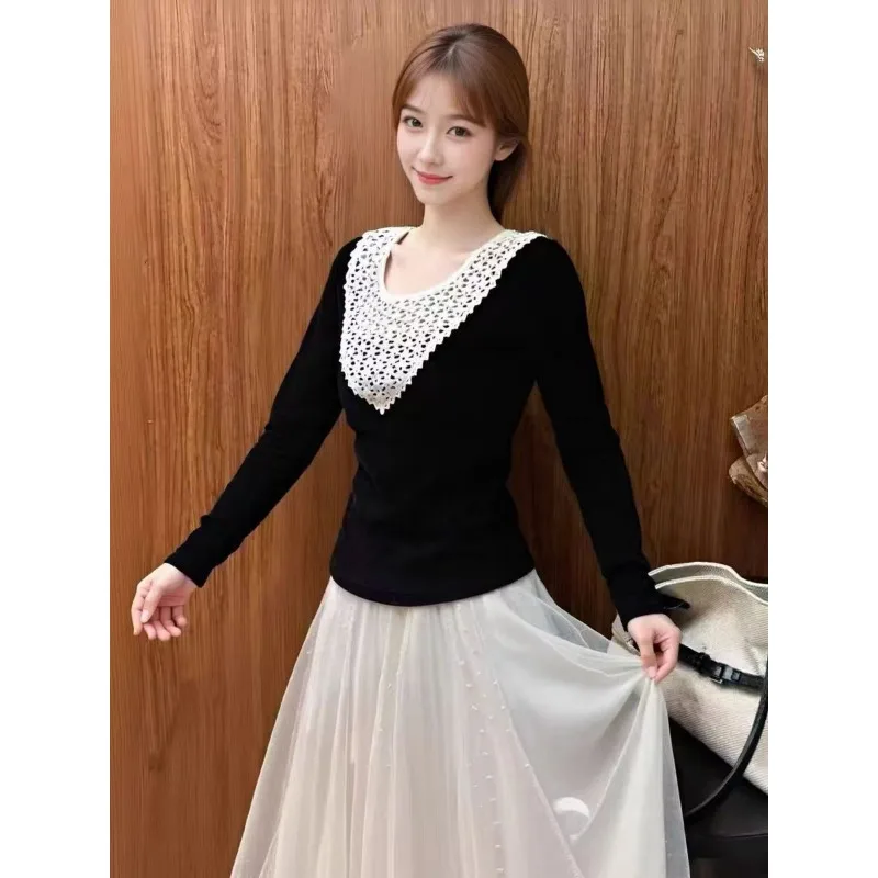 2025 T-shirt a maniche lunghe da donna in autunno Camicia con fondo nuovo stile con design interno sottile e top pullover cavo di nicchia