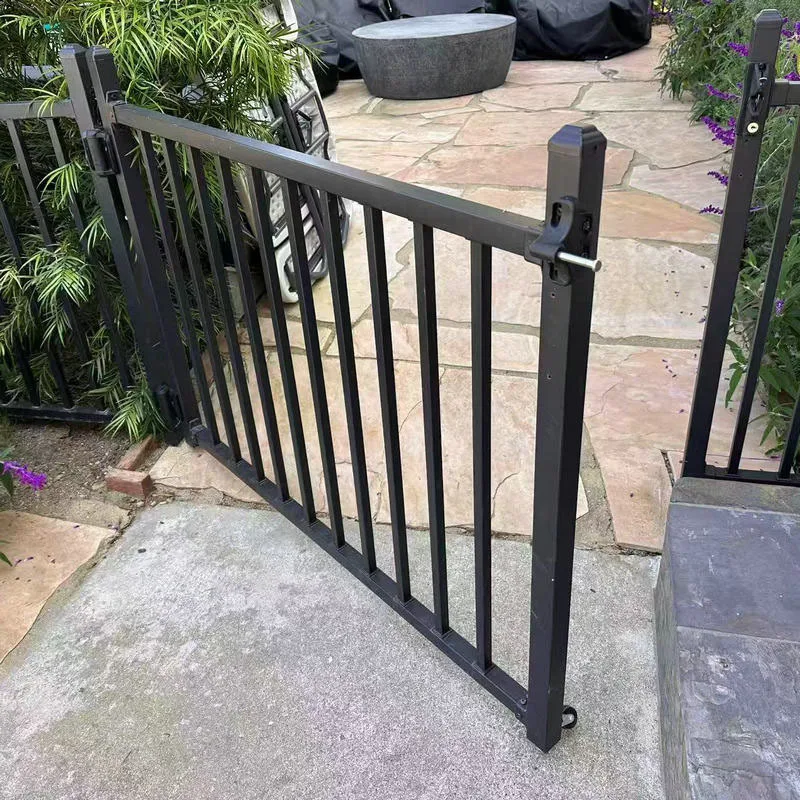 American Style Fence Gate Outdoor Security Barrier Gate Villa Garden Courtyard Enclosure Isolation Fence Door for Backyard