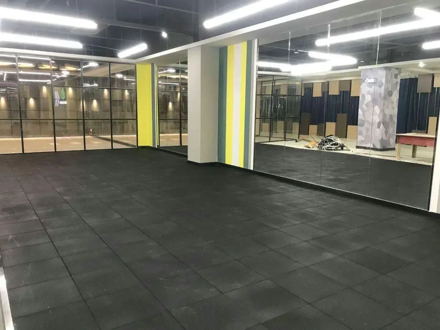 Tapis de sport haute densité, épaisseur 15-50mm, carreaux en caoutchouc durables, sol en caoutchouc pour Fitness, pour salle de sport