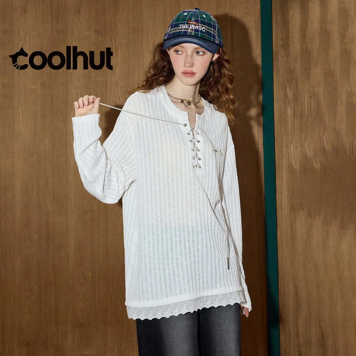 COOLHUT Markowa Bluzka Damska 2025 w Stylu American Vintage, Sznurowana, Dzianinowa, Boho, Luźny Krój, Ażurowa, Codzienna Bluzka Jesienna z Kontrastowym Wykończeniem