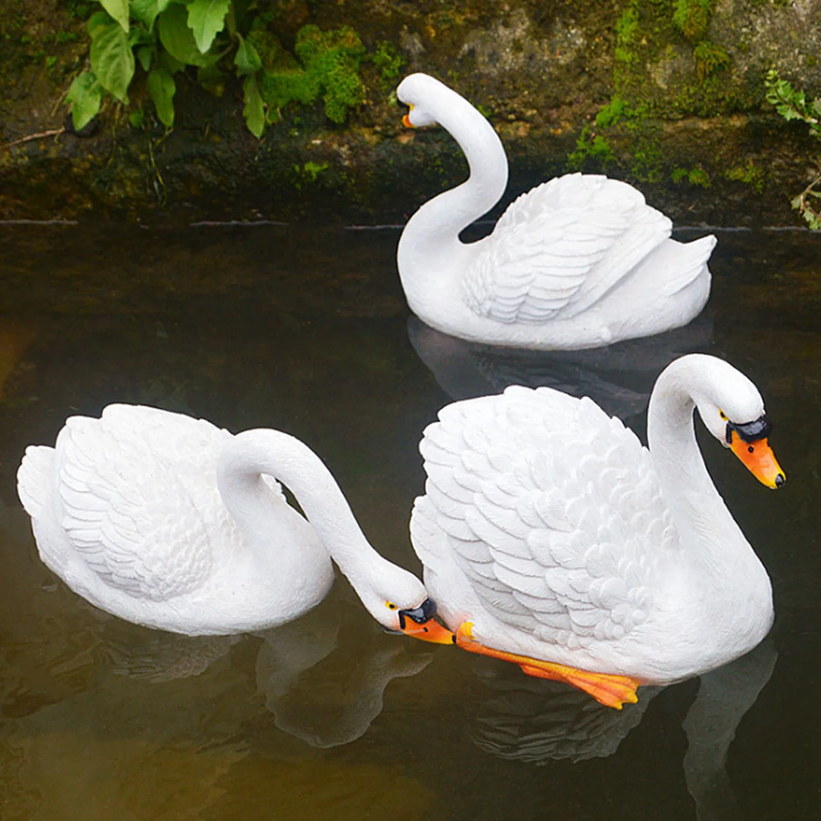 

Resin Simulation Floating White Swan Figurine Ornament For Landscape Yard Gardening Decoration