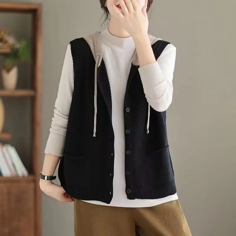 2024 New Hooded Knitted Vest Coat Women Spring Autumn Sweater Sleeveless Jacket Design Sense Fashion Waistcoat Female Knit Tops