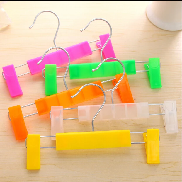 

Colorful Plastic Hanger with Clips for Pants and Trousers, Children's Style (10 Pieces / Lot)