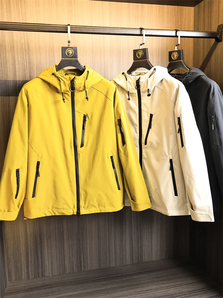 

Высококачественное мужское уличное ветрозащитное водонепроницаемое свободное пальто Jaet Faionable Casual Sle Осеннее спортивное пальто с капюшоном