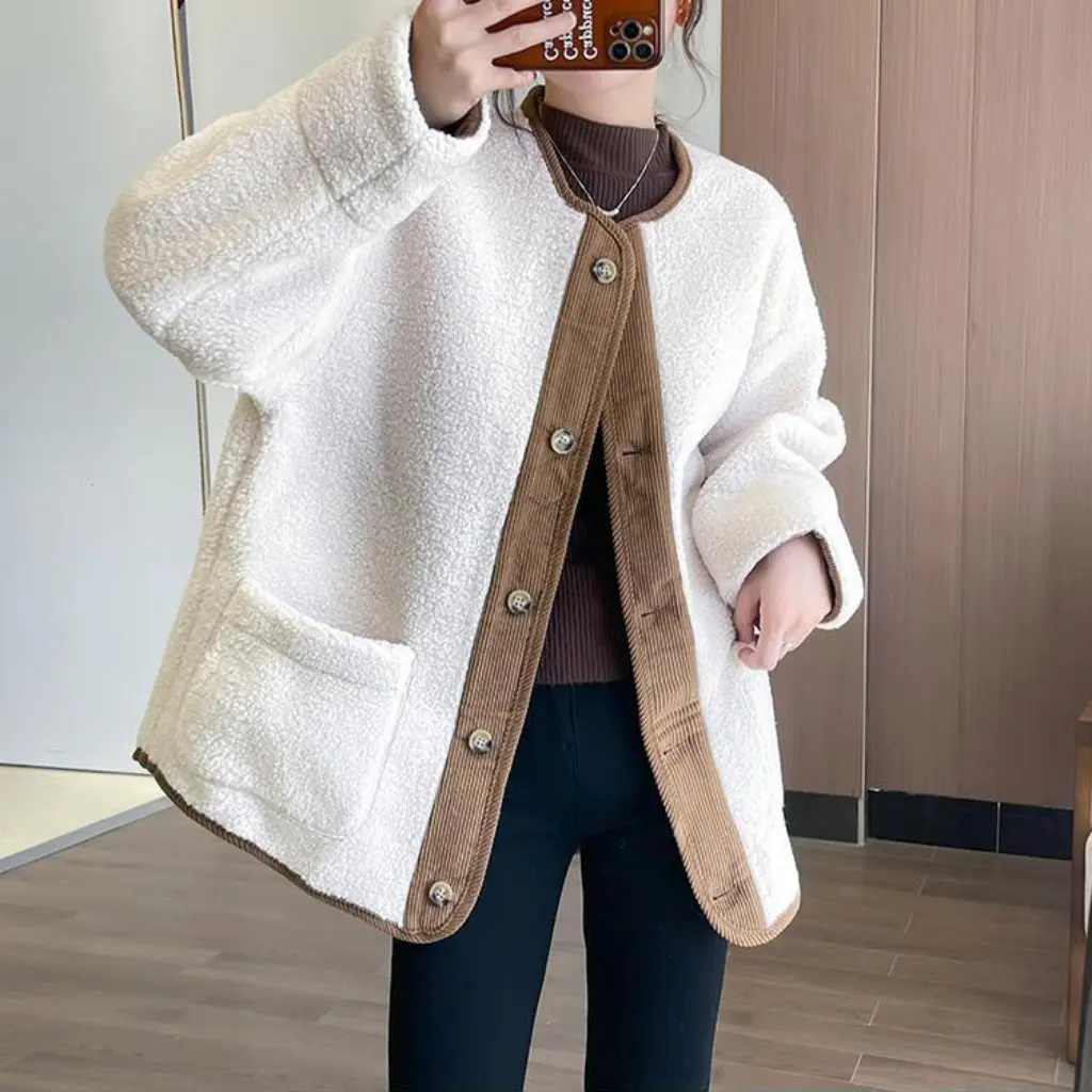 

Women's Lamb Wool Coat High-grade Thickened Retro Baseball Jacket for Autumn Winter Loose Fit Socialite Style