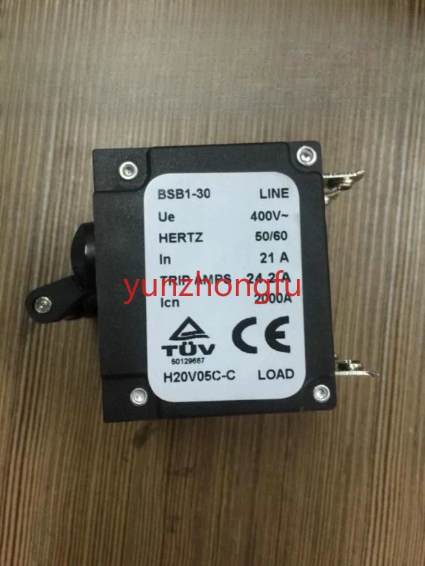 

Автоматический выключатель BSB1-30 16A 3P подходит для замены трехфазного бензинового генератора SHT11500.