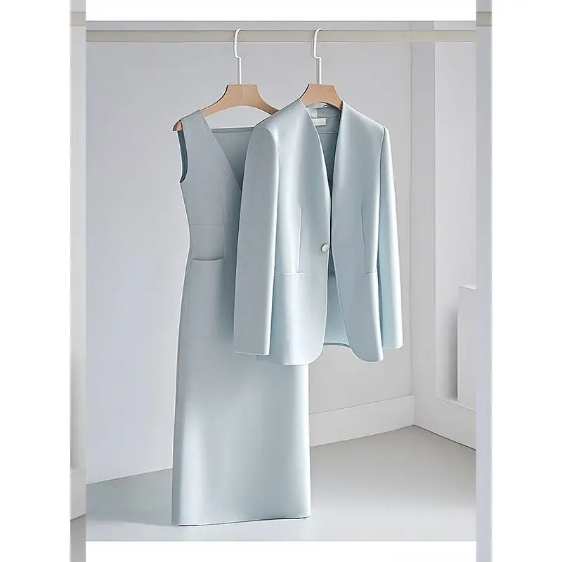 ชุดเซ็ต 2 ชิ้น สไตล์หรูหราสำหรับผู้หญิง คอลเลคชั่นฤดูใบไม้ร่วงใหม่ เสื้อแจ็คเก็ตแขนยาวระดับไฮเอนด์ + เดรสคอวีแขนกุด แฟชั่นชุดทำงานสำหรับสุภาพสตรี