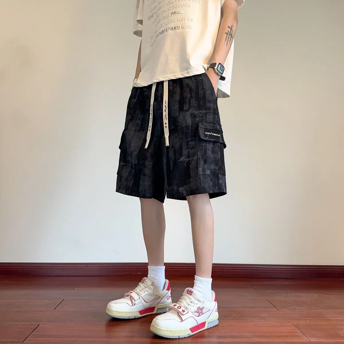 Men's Loose Fit Five Inch Summer Thin Casual Beach Shorts Polyester Fiber Sporty Trendy Brand Casual Shorts Teenage Wear