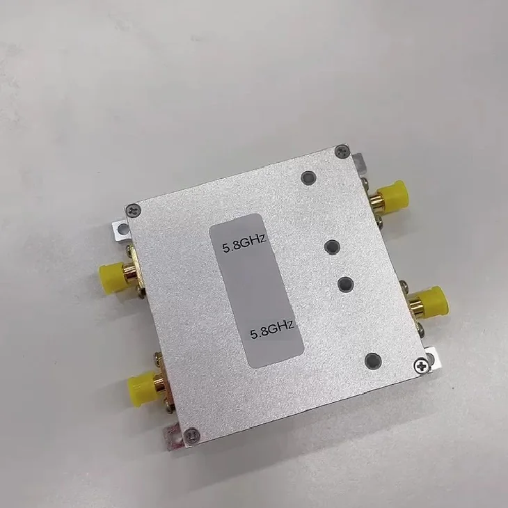 Gamma dell'amplificatore di segnale a doppio canale da 5,8 GHz 4 W 36 dBm per estendere il percorso Dr-one