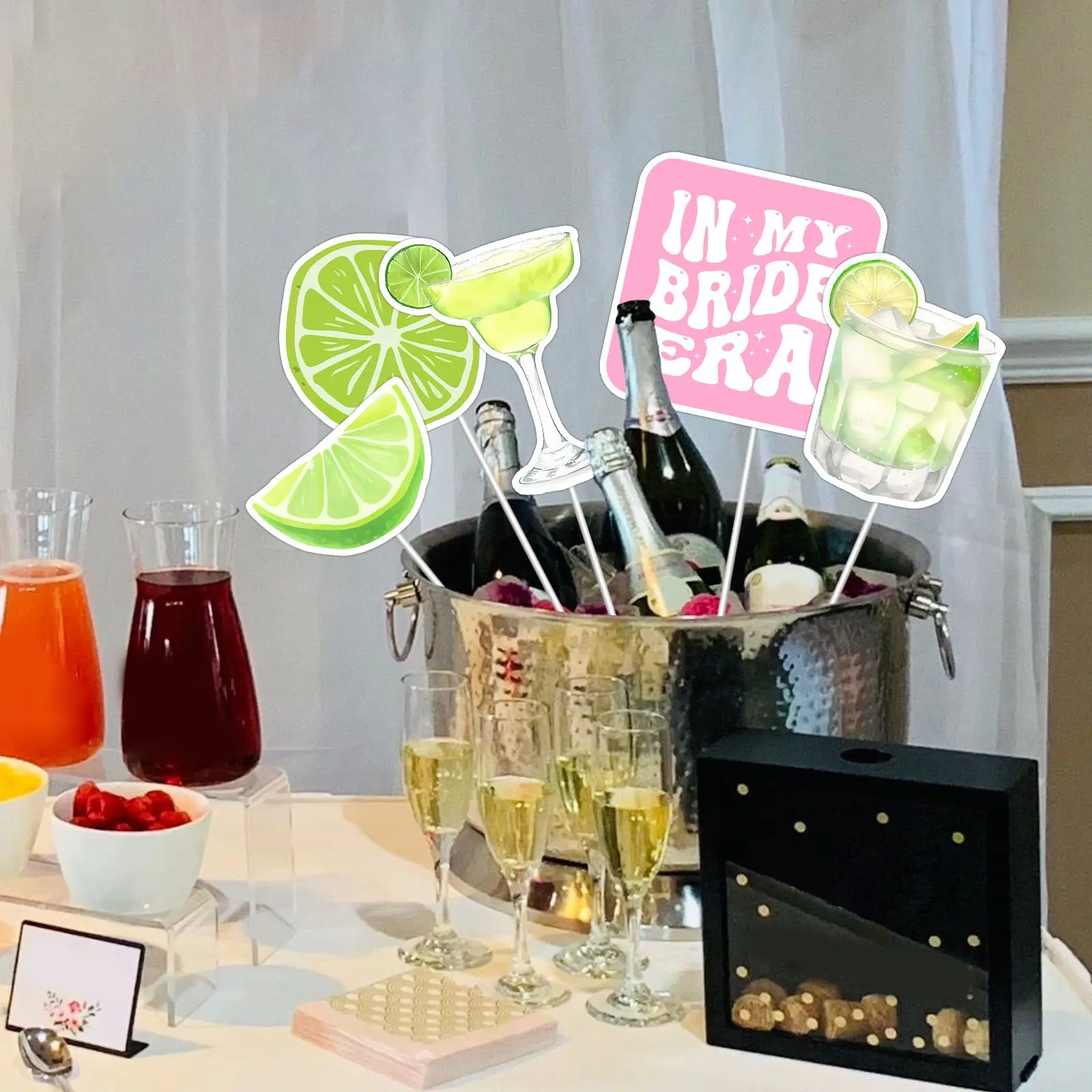 Zestaw rekwizytów do fotobudki Margs and Matrimony, rekwizyty do zdjęć Final Fiesta Margarita Fiesta, artykuły na wieczór panieński