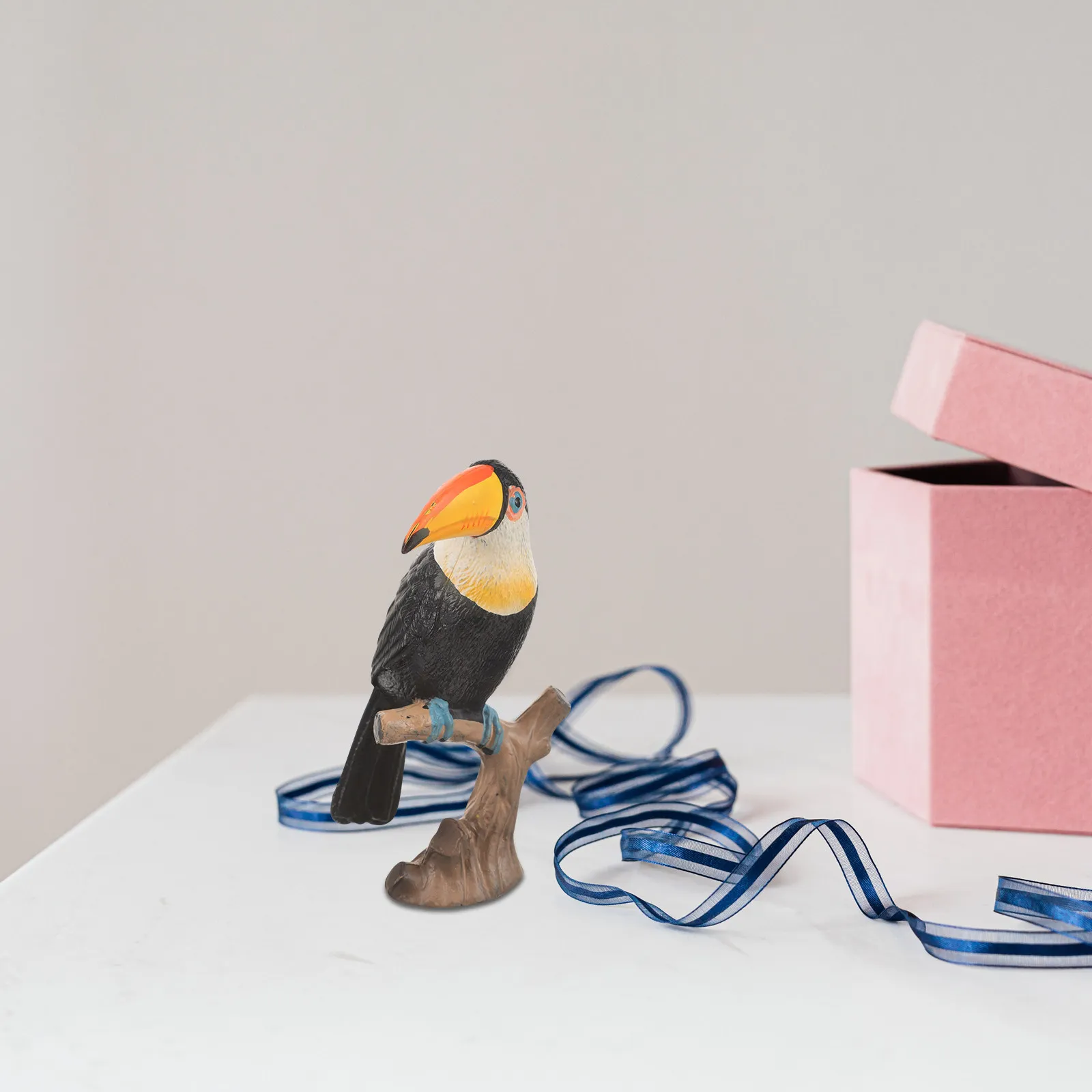 

Simulated Toucan PVC Colorful Realistic Bird Statue Home Party Decor Educational Wild Animal Figure Photography Prop