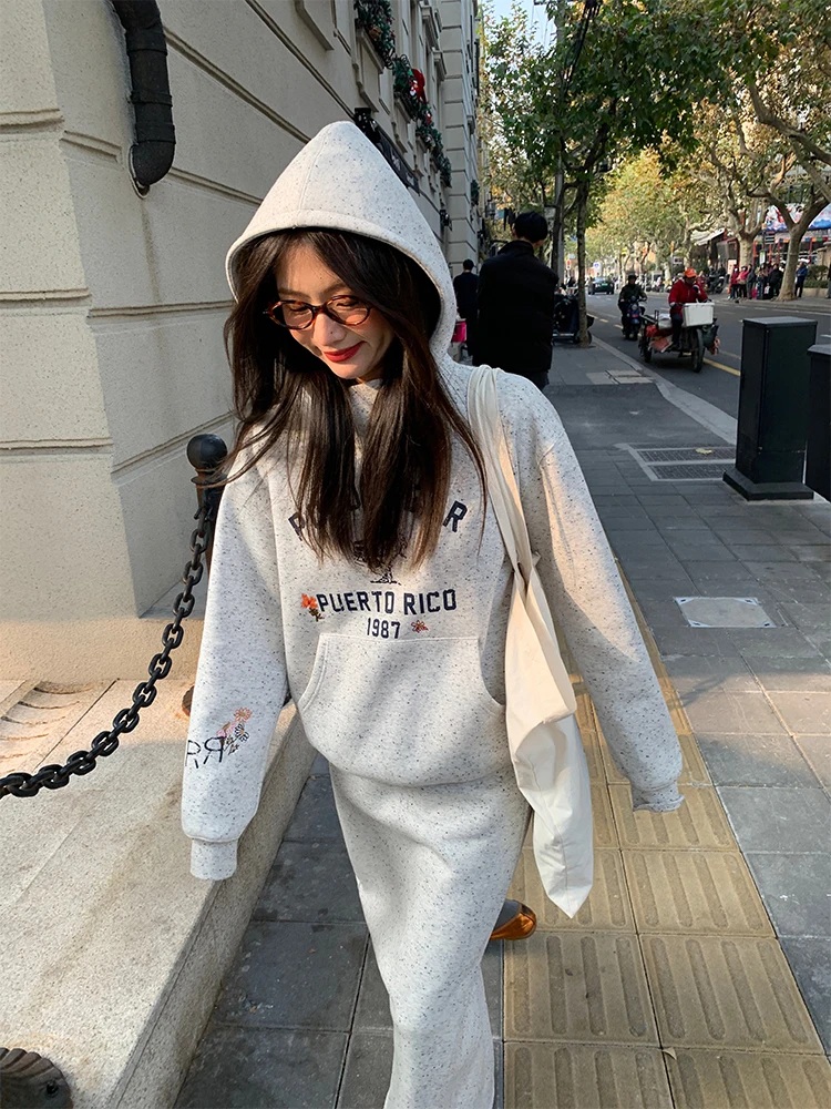 

Gray Hooded Set 2024 Winter New Women's Fashion Small Size Half Skirt Sweatshirt Dress Ensemble Polyester Fiber Long Sleeve