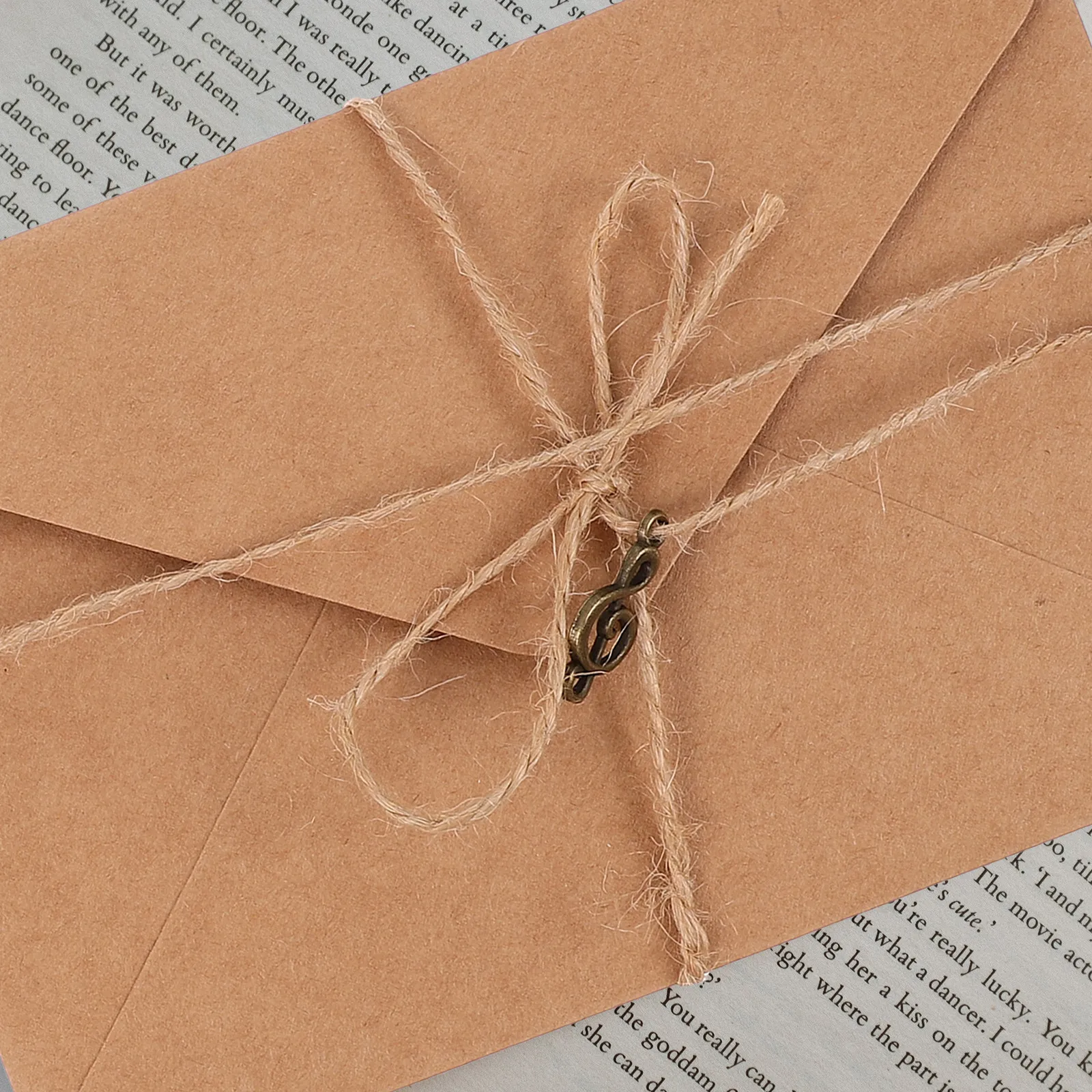 2Sets Retro Letter Writing Paper Kit with Envelopes Beautiful Warm Patterned Stationery for Poems Calligraphy Practice