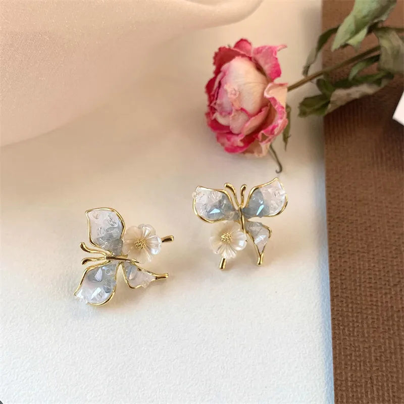 2024 New Arrival Light Luxury Elegant Flower Butterfly Crystal Stud Earrings For Women Fashion Sweet Metal Jewelry Gifts