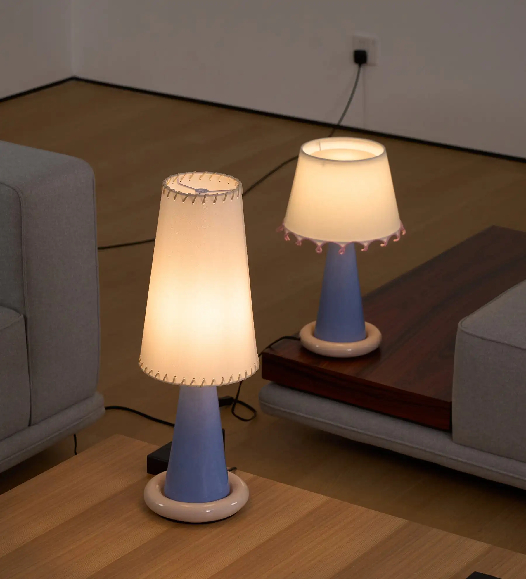 Simple E26 LED AC Desk Lamp Ceramic Fabric Post-Modern Memphis French Retro Lamp Bedroom Bedside Creative Lamp