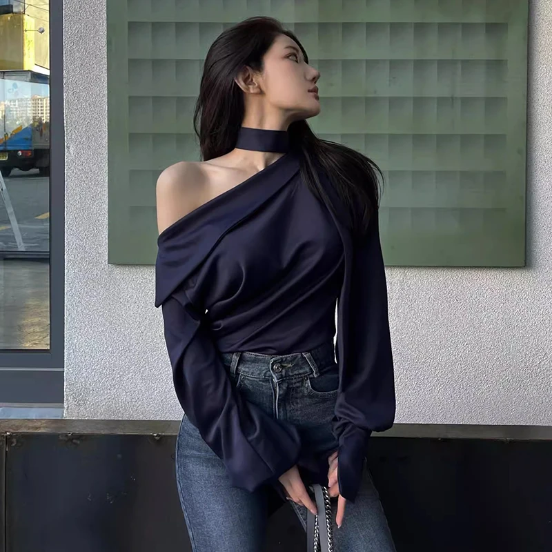 

Clothland женская стильная блузка с косым воротником на шнуровке с длинным рукавом тонкая рубашка укороченный топ женские шикарные модные топы Mujer LB368