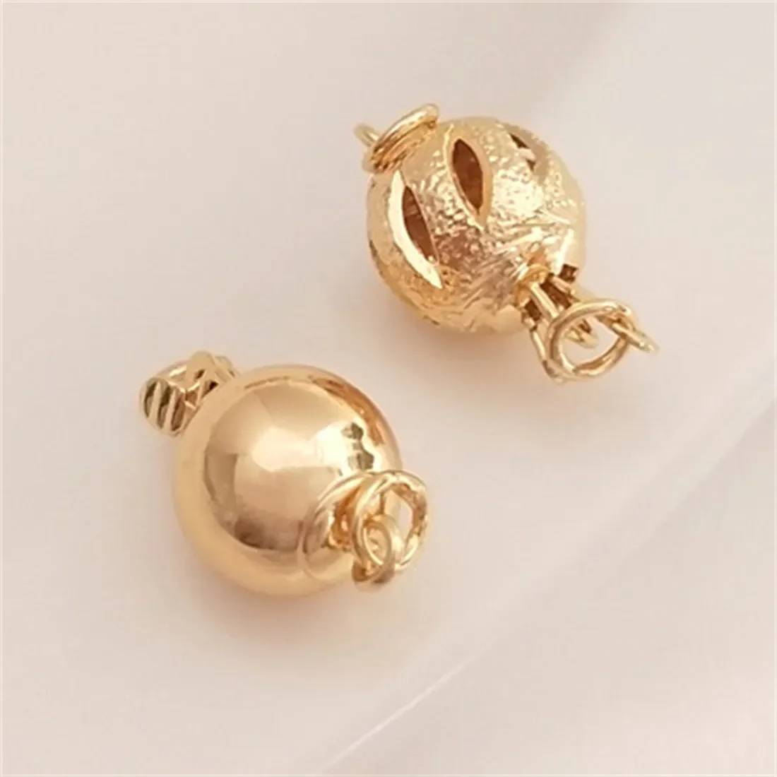 

Pearl Necklace Insert Buckle 14K Gold-plated Round Hollow Lantern Ball Insert Buckle Diy Jewelry Finishing Buckle B936