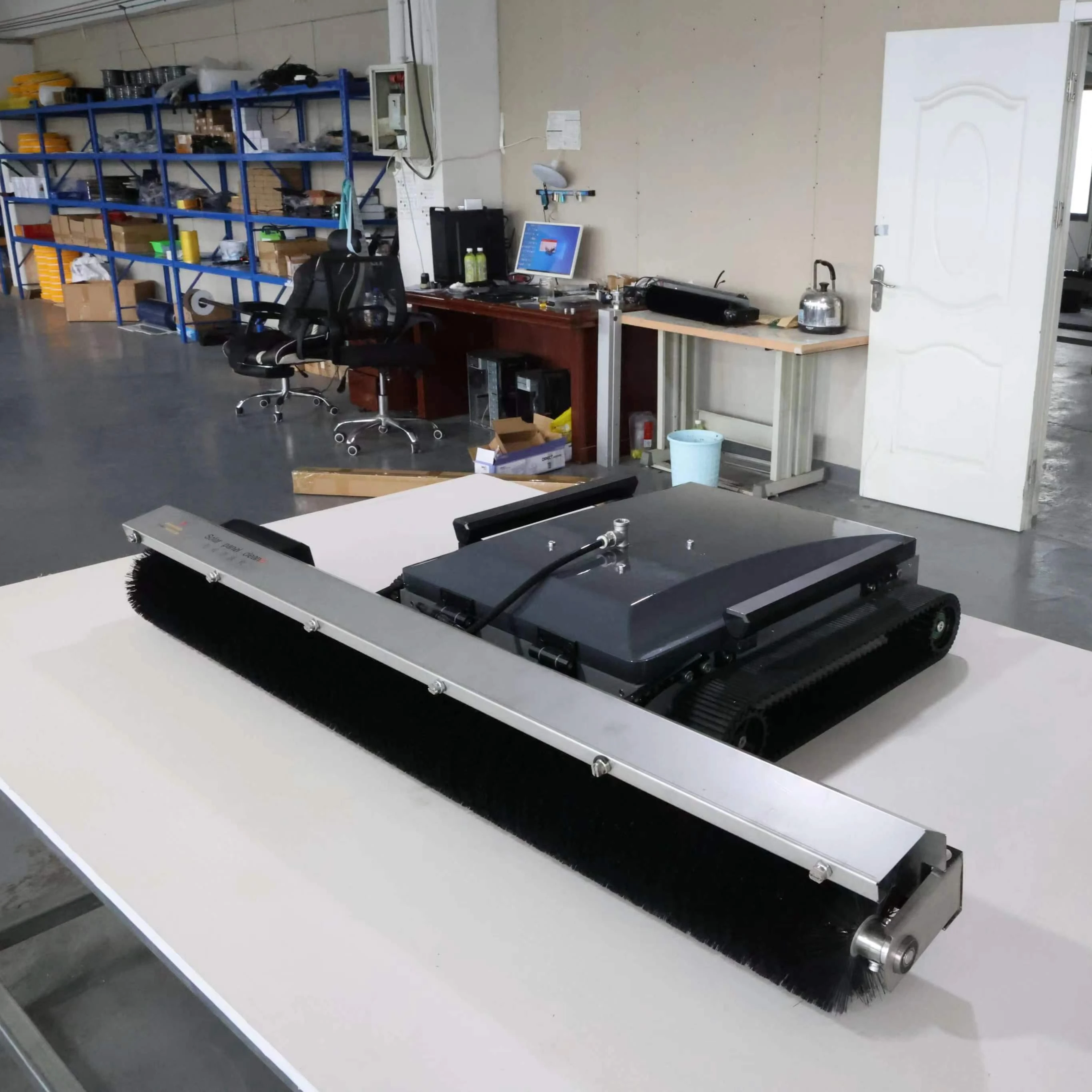 Zhenda Environmentally Friendly Track Type Photovoltaic Cleaning Remote Control Robot for Solar Panel Cleaning