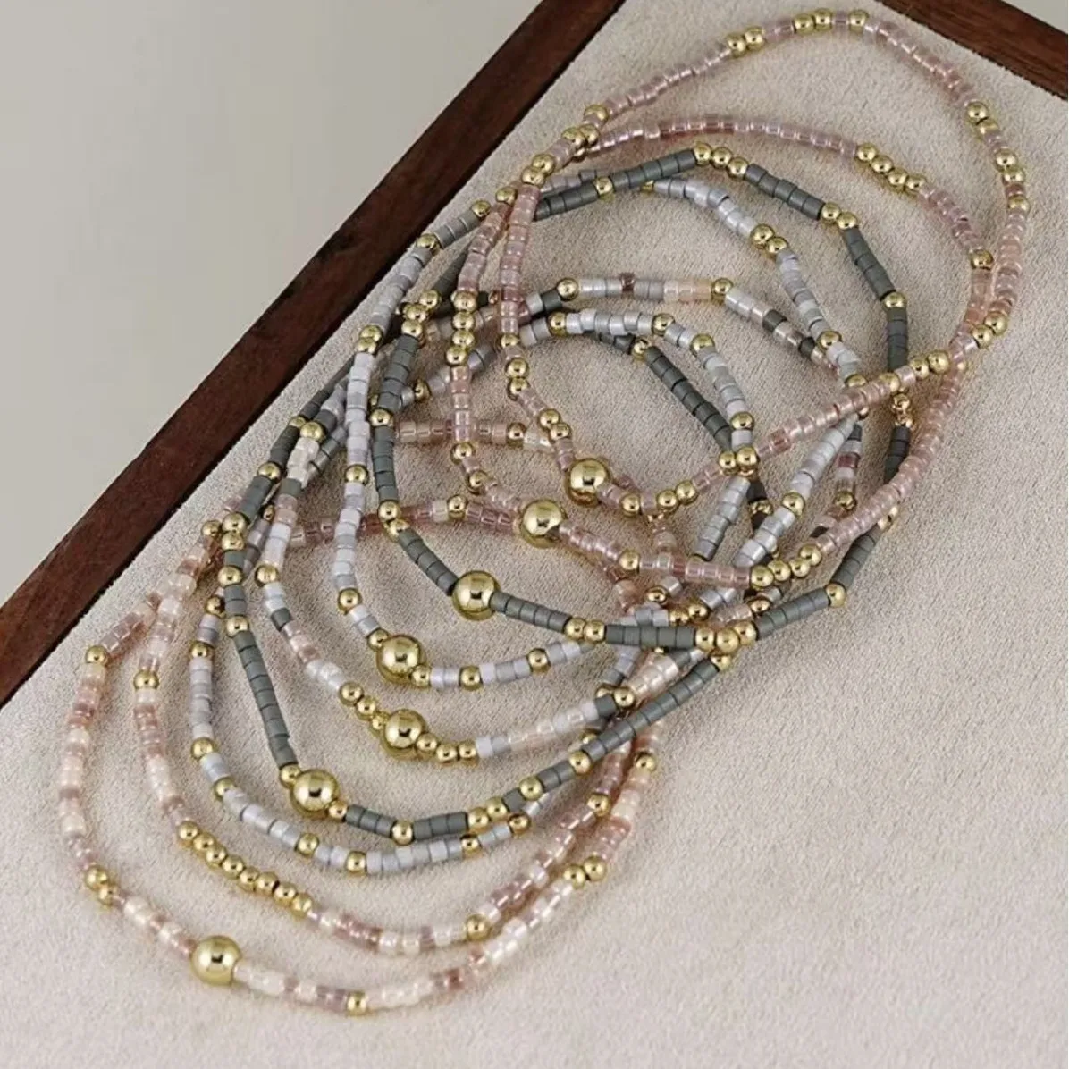 [Old Times] 9pcs/set Pink Gray Tone Rice Bead Bracelet  Stackable Gold Beaded Bangle Gentle Commuter Fashion Hand Ornaments 0043