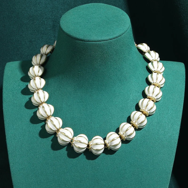 Vintage White Enamel Lantern Choker Necklace Luxury Drip Oil For Woman Large Gold Color Quality Jewelry Designer Wedding Party