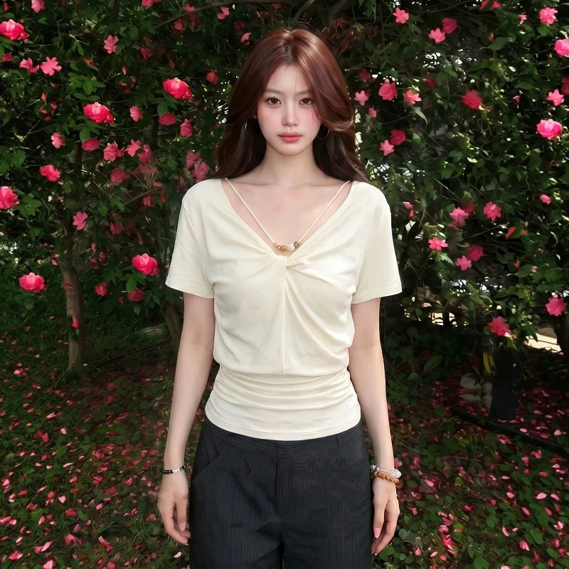 Sweet Gentle V-neck Twisted Short Sleeved T-shirt for Women 2026 Summer Design Pleated Slim Fit Exuding Slimming Temperament Top