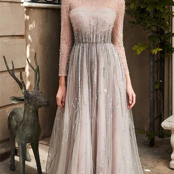 فستان زفاف أنيق بأكمام طويلة م...