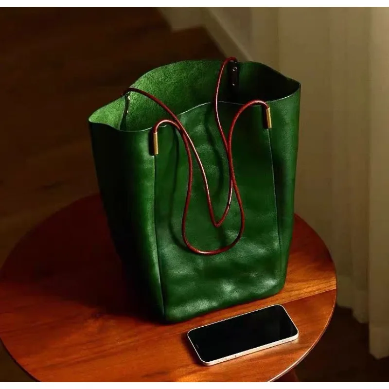 

Green cowhide light luxury tote bag women's simple large medium handbag vegetable tanned cowhide bucket bag dark green