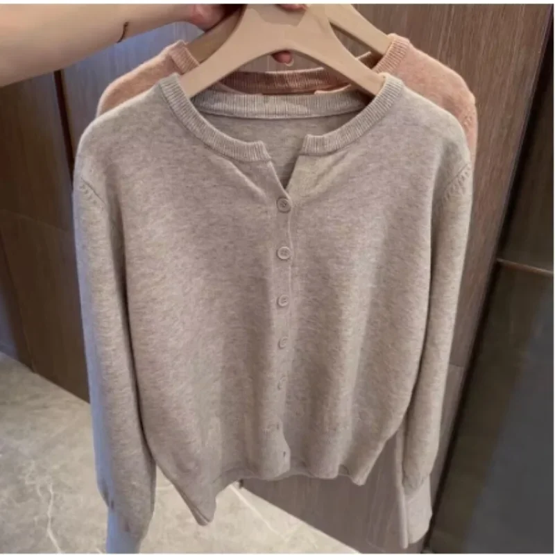 2026 New Fashion Women's Fleece Knit Loose Short Cashmere Sweater Round Neck Warm Korean Sle Casual Female Sweater Top Cloting, image 8
