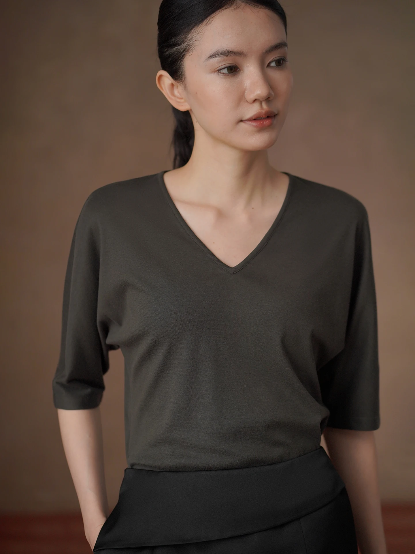 

Hacikis Wool Rayon Commute T-shirt Loose Short Sleeve V-neck Casual Style Women's Summer Top Citywalk Streetwear