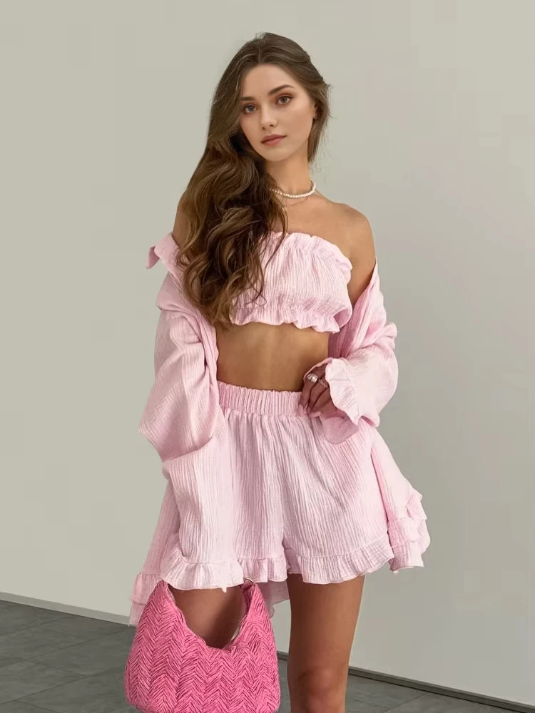 

Женский повседневный комплект из 3 предметов: укороченные брюки с заниженной талией, жилет без рукавов и рубашка с длинными рукавами и отложным воротником. Новинка 2026 года для повседневной уличной носки.