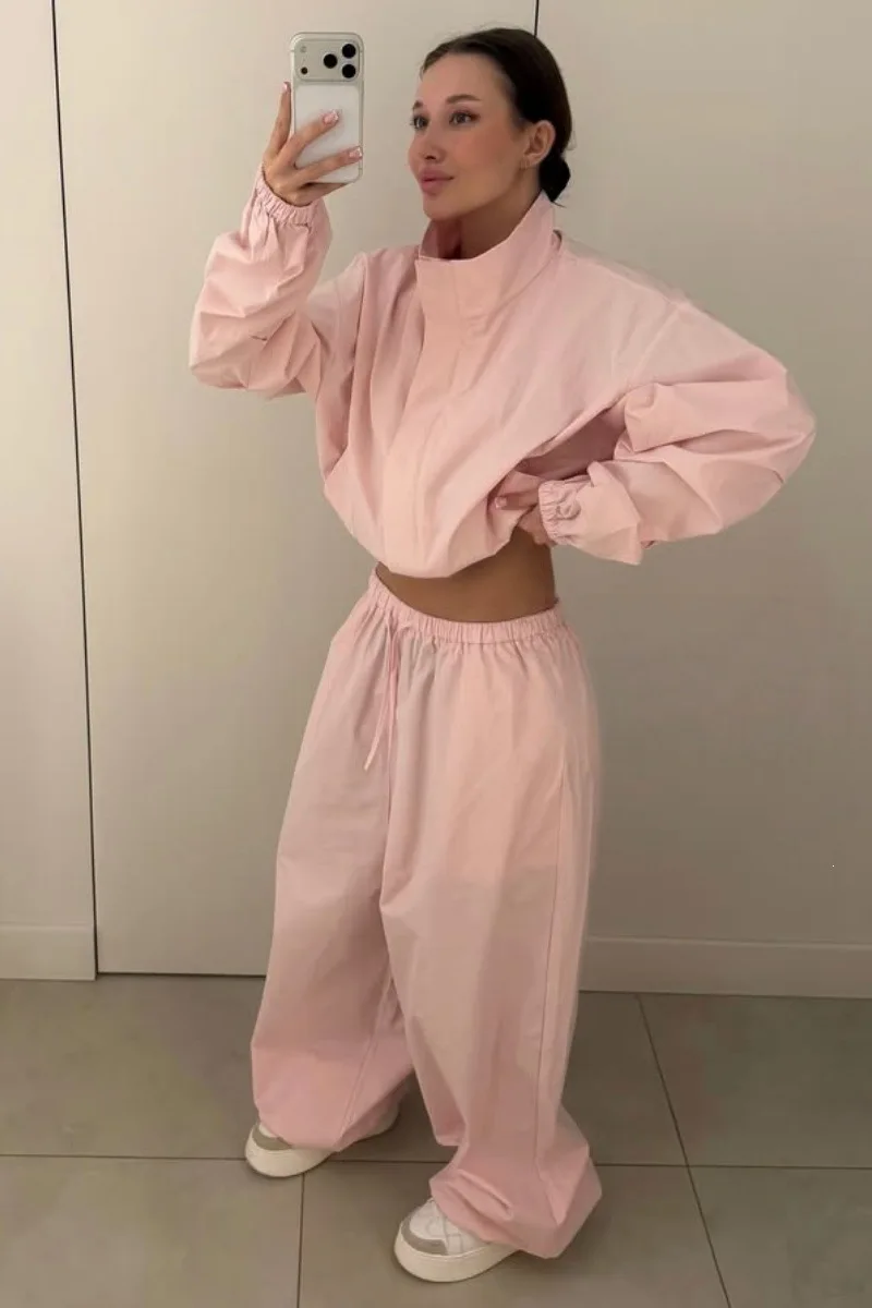 2026 Neuer europäischer und amerikanischer Freizeit-Sportanzug für Damen, lockerer Stehkragen-Cardigan mit Reißverschluss + Hose mit weitem Bein – Detail 2