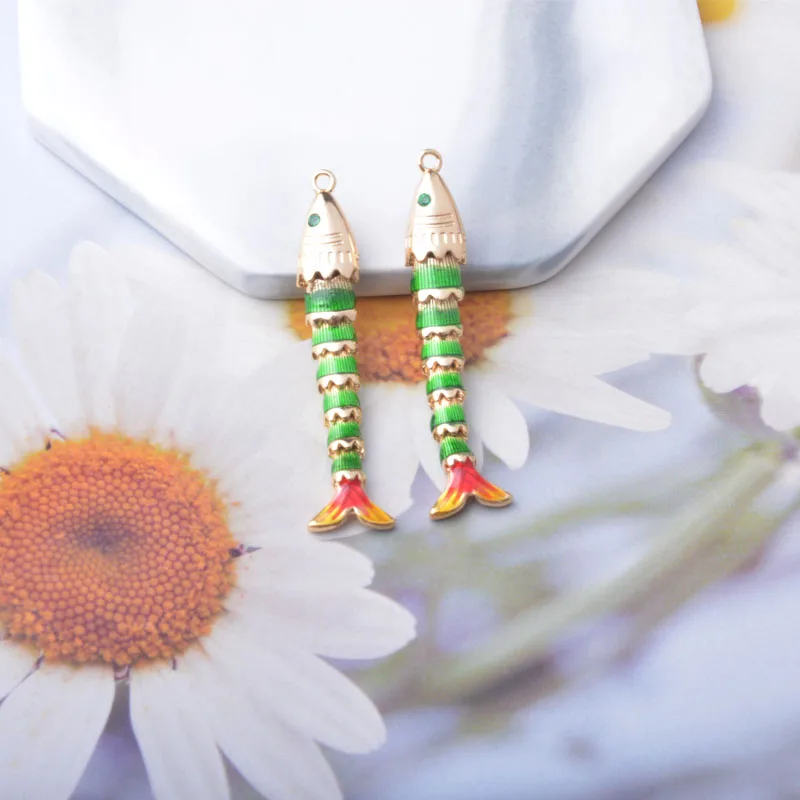 1 Stück Kupfer 18k vergoldeter Emaille 3D Fisch Anhänger Damen Langer Schlüsselanhänger Handtaschen-Halskette Anhänger Schmuck Deko-Accessoires – Detail 4