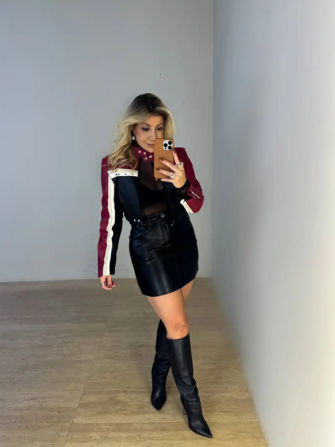 Fashion Contrast Short Leather Jacket Women Chic Full Sleeve Round Neck Zipper Bucket Cropped Jackets 2025 Lady High Street Coat