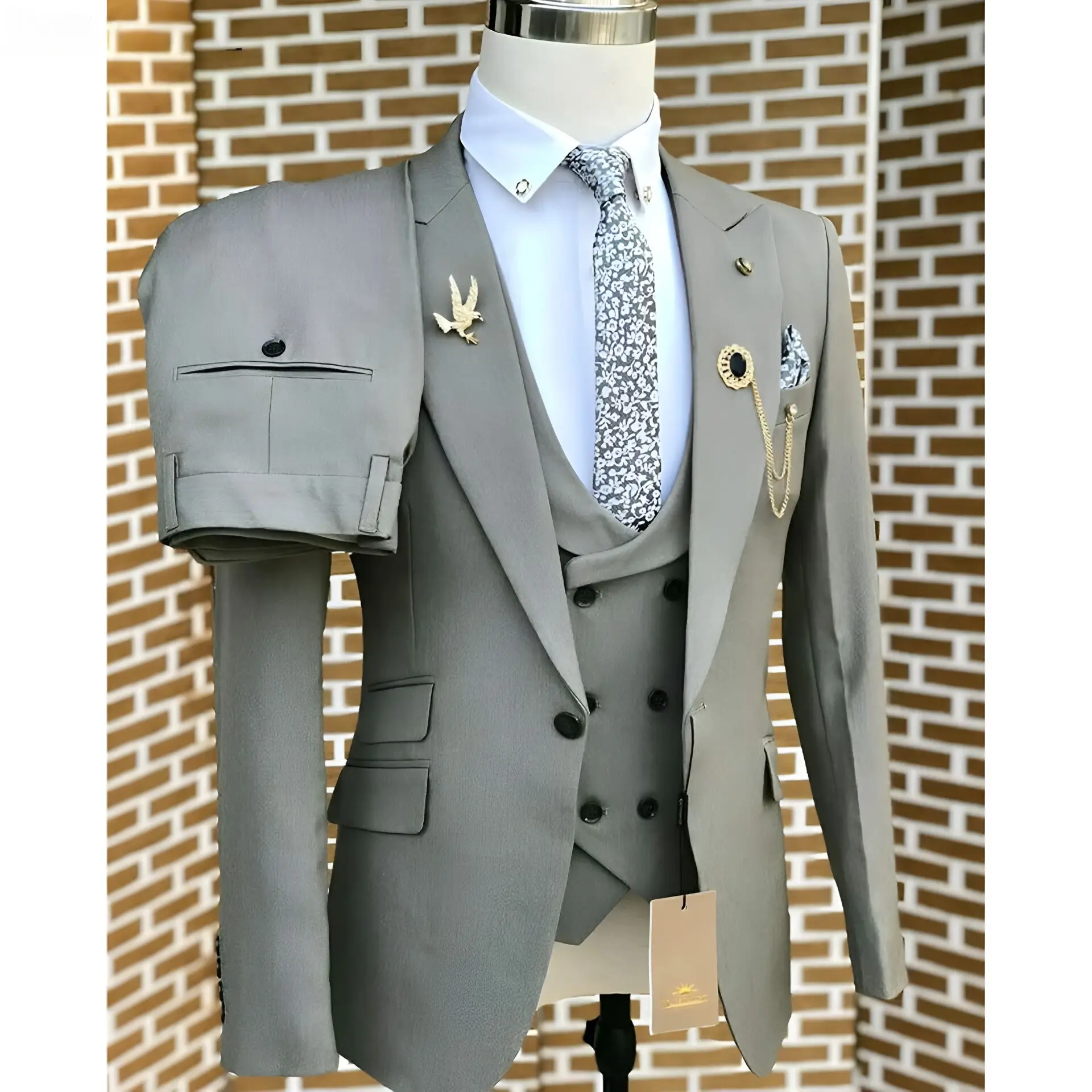 

Men's Classic Tuxedo Suit, 3 pieces Blazer Vest And Pants set, Fitted Jacket, One Button, Shawl, Lapel, Wedding Prom Suits