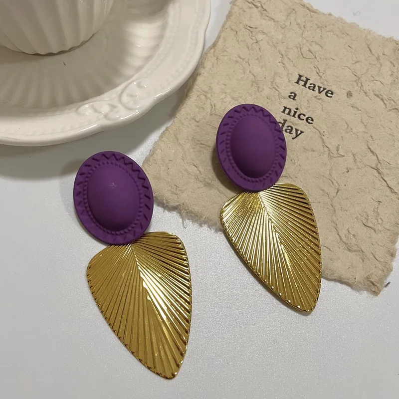 Oval Metal Leaves Pendant Earrings European American Style Personalized Fashion Stud Earrings Women\'s Travel Wedding Accessories