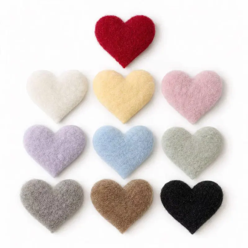 100 Stück Gekräuselte Filz-Herz-Applikationen 3,3x3,5cm Haarspangen-Zubehör für Stofftaschen, Hüte, Socken-Dekorationen – Detail 2