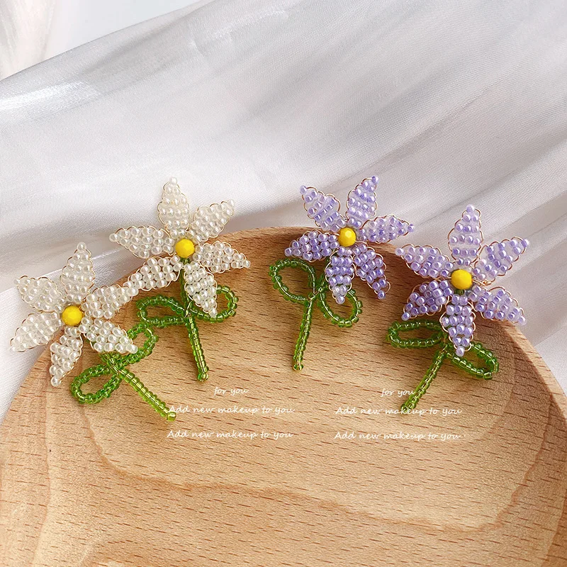 Summer new earrings women's hexagonal beaded flower stud earrings small fresh ins wind sweet age-reducing ear jewelry wholesale