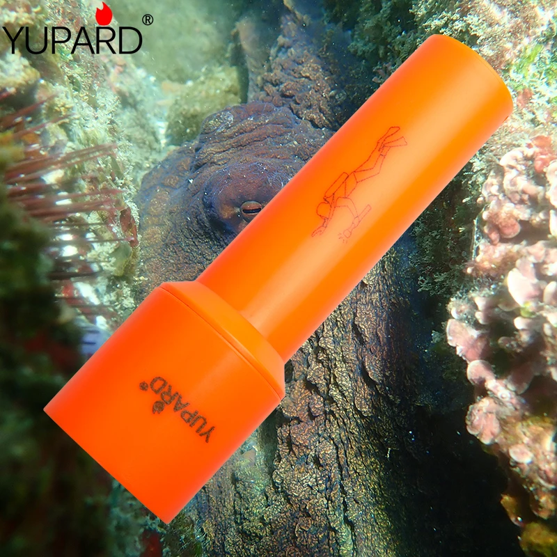 

Super bright Diving Flashlight T6 LED waterproof flashlight outdoor Professional diving light Powered by 18650 battery