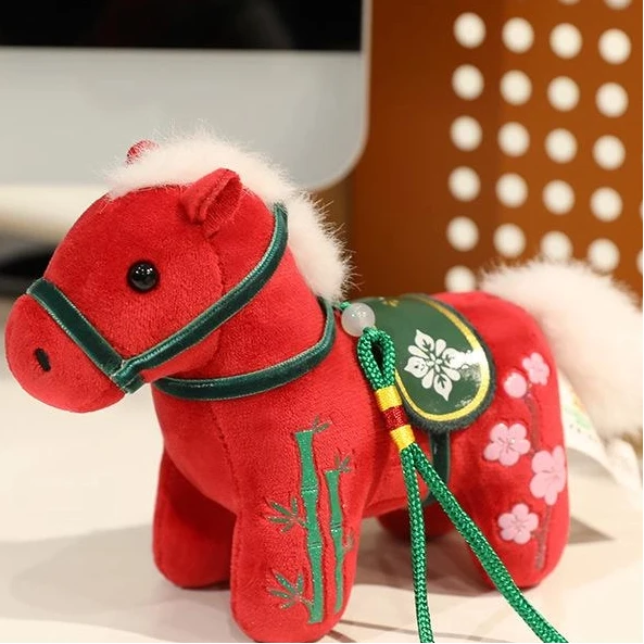 

2026 год лошади талисман плюшевая игрушка кулон мягкие реалистичные подарки для новорожденных кукла пони украшение дома орнамент