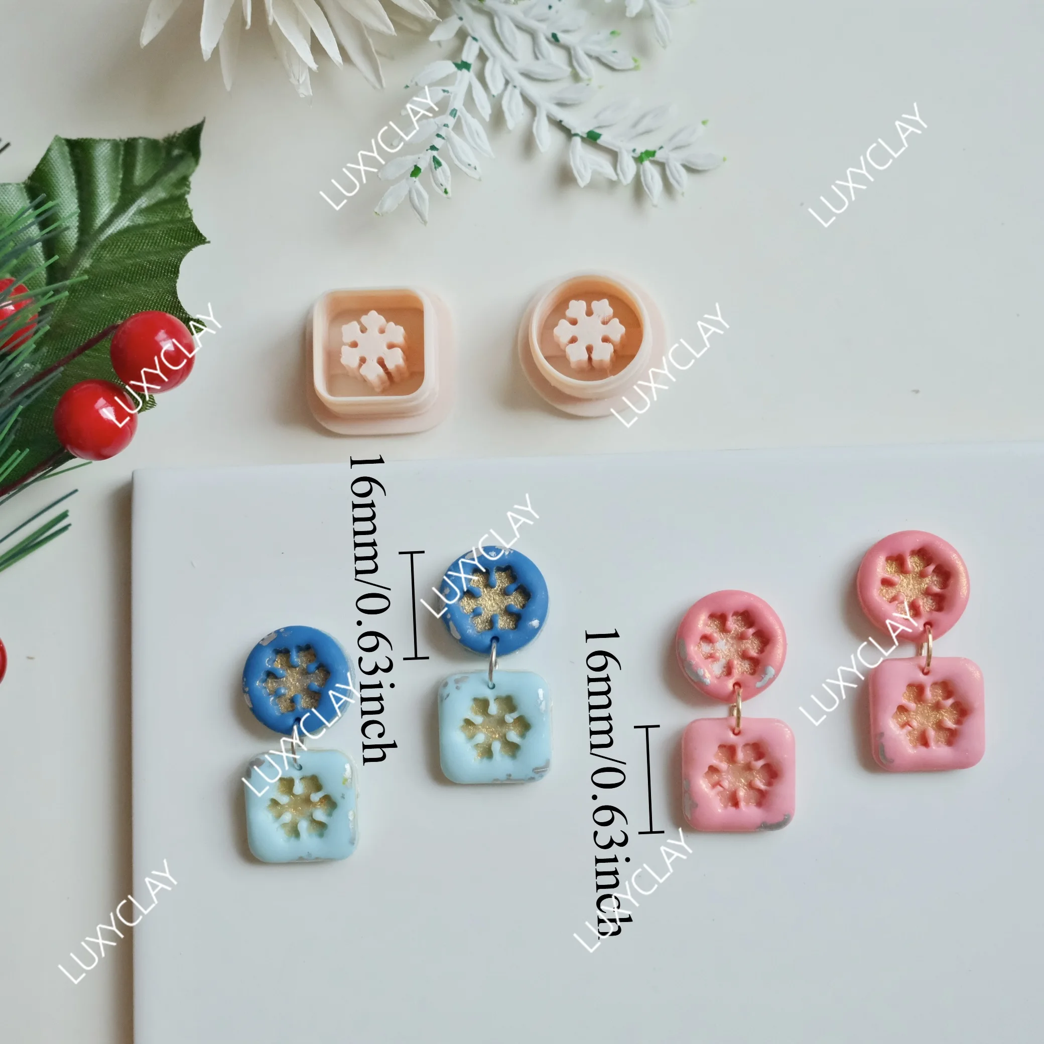 2pcs Embossed Snowflake Button Shape Polymer Clay Cutters, Circle Square with Snowflake Pattern Design Soft Pottery Clay Molds
