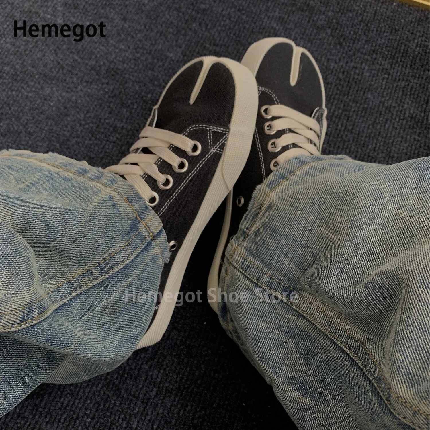 Split Toe Canvas Sneakers Men Tabi Lace Up Shoes Low-Top Fashion Luxury Handmade Runway Casual Flats 2024 Zapatos Para Mujere